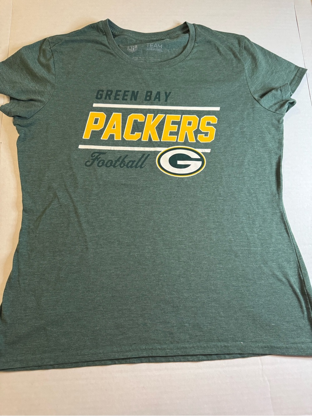 Team Apparel Green Bay Packers Women's Green and Yellow Graphic Tee